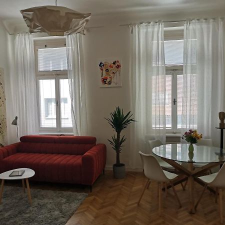 Downtown 3 Bdr Charm - Walk To All Attractions Bratislava Eksteriør bilde