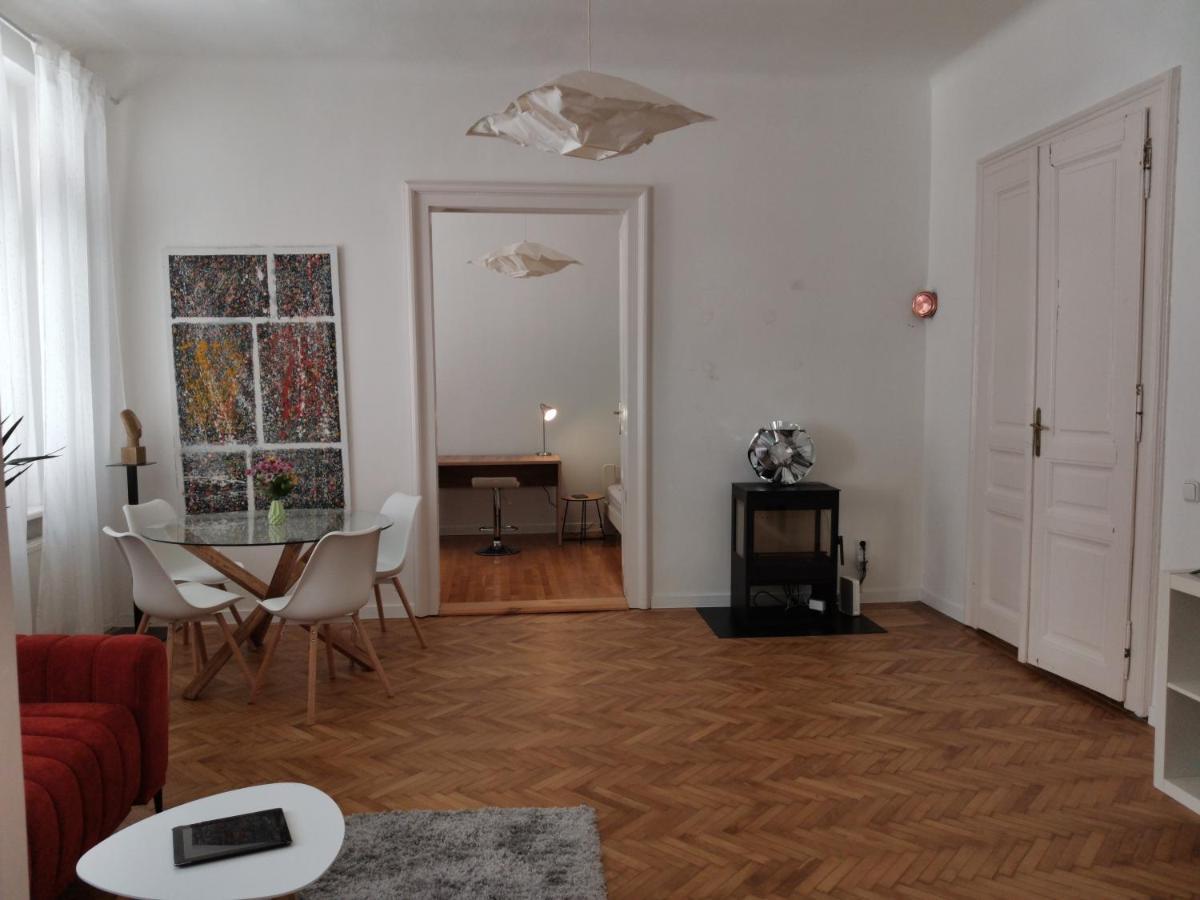 Downtown 3 Bdr Charm - Walk To All Attractions Bratislava Eksteriør bilde