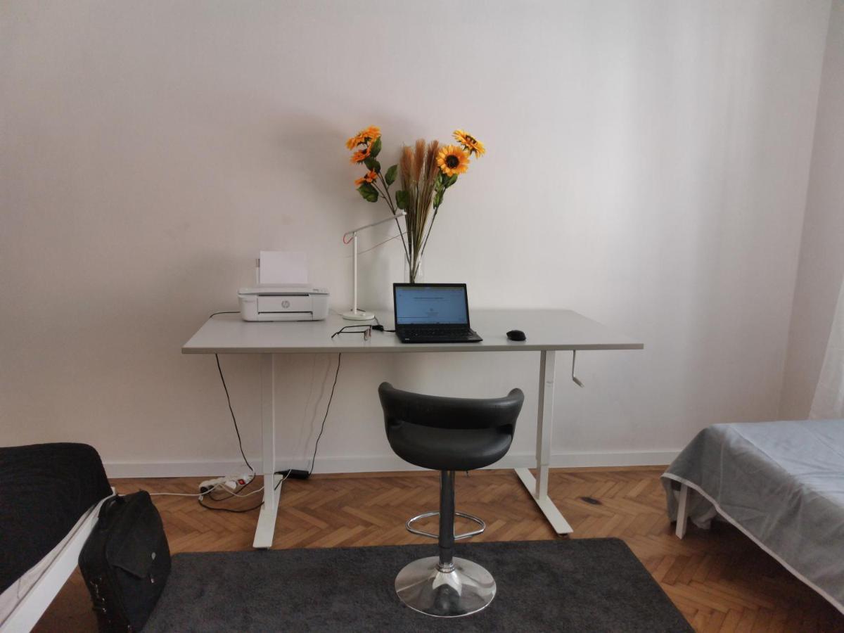 Downtown 3 Bdr Charm - Walk To All Attractions Bratislava Eksteriør bilde